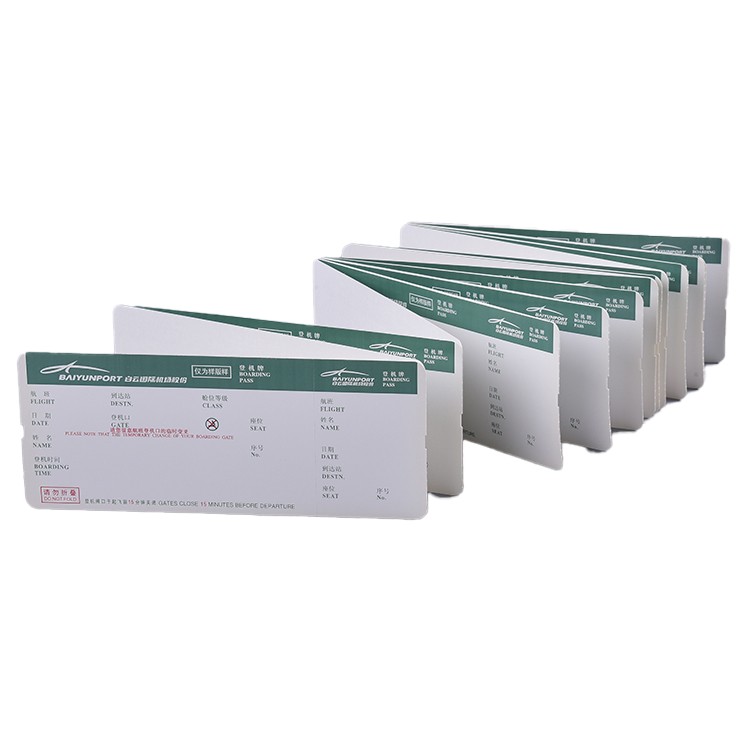 Action de réduction du plastique dans l'industrie de l'aviation: carte d'embarquement en papier et étiquettes de bagages dégradables